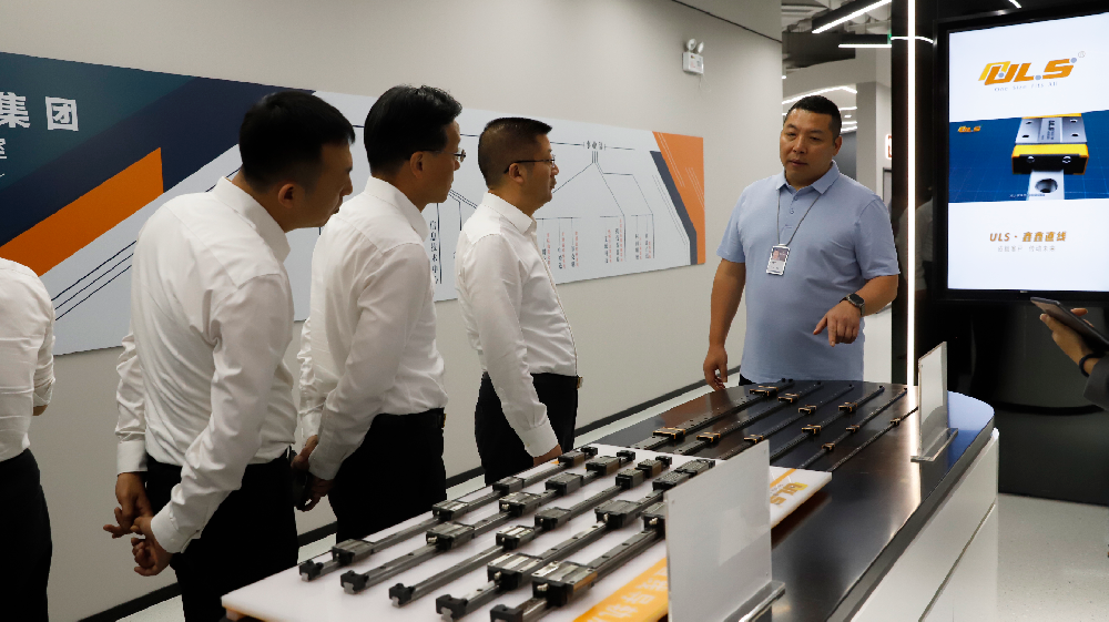 企业资讯 | 东台市委商建明书记一行莅临ULS鑫鑫直线参观考察