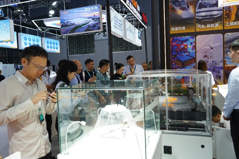Successfully concluded! ULS Xinxin Straight Line Returns with Honor at the 2025 Shanghai Industrial and Technological Fair, Embarking on a New Journey of Intelligent Manufacturing Together